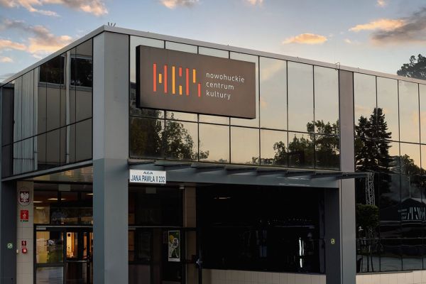 Budynek Nowohuckiego Centrum Kultury